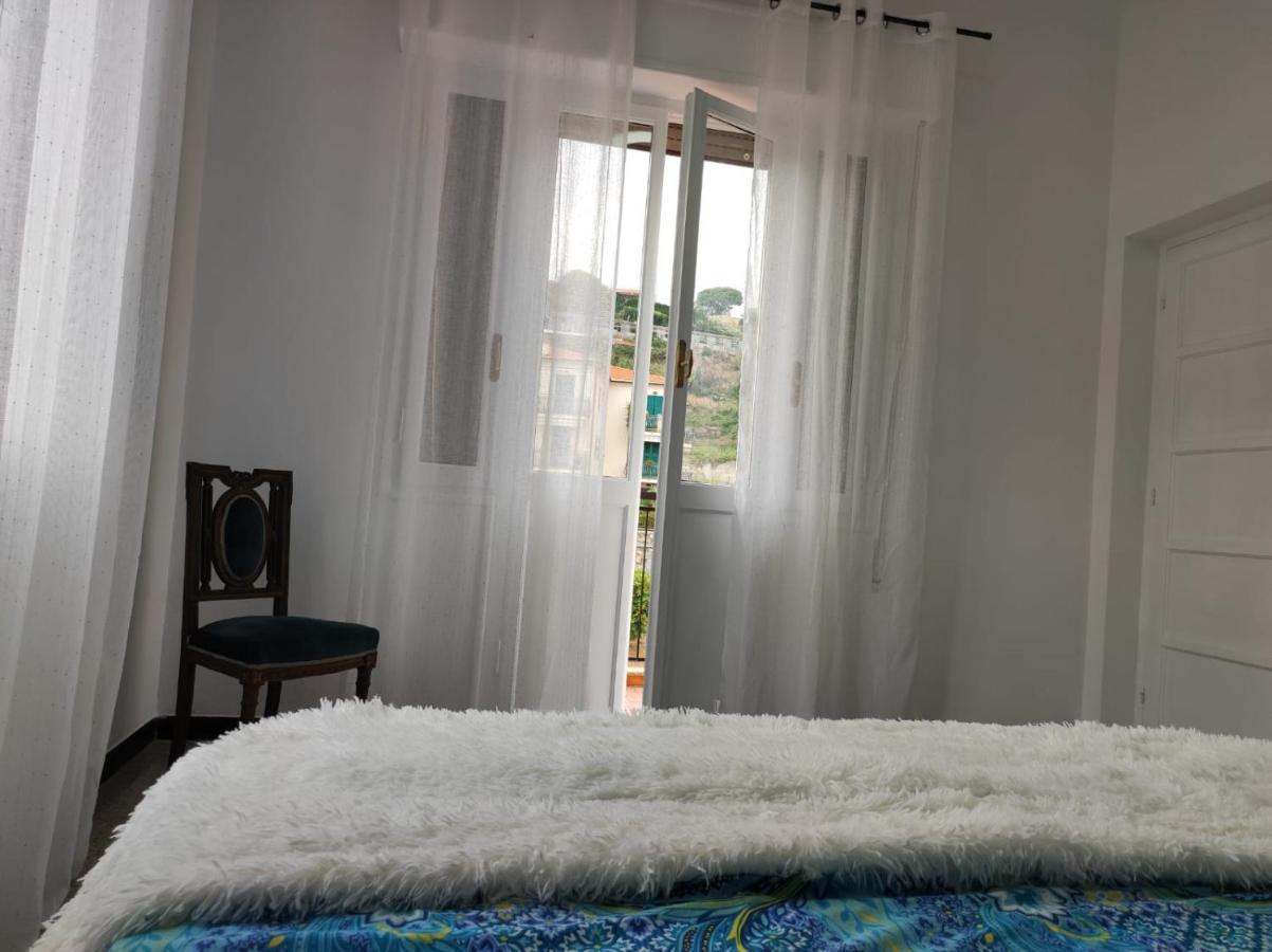 Appartamento Vicino Al Mare Con Parcheggio 里瓦利古雷 外观 照片