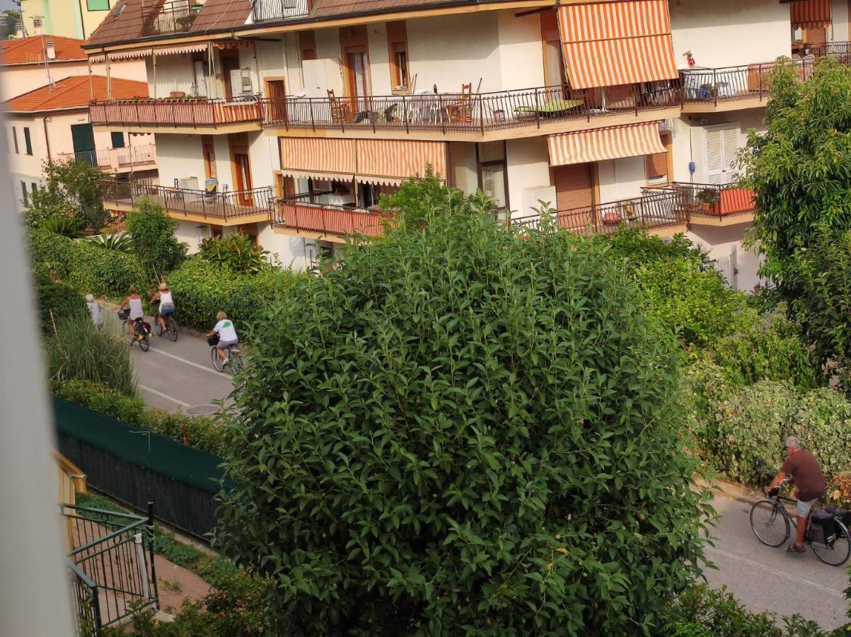 Appartamento Vicino Al Mare Con Parcheggio 里瓦利古雷 外观 照片