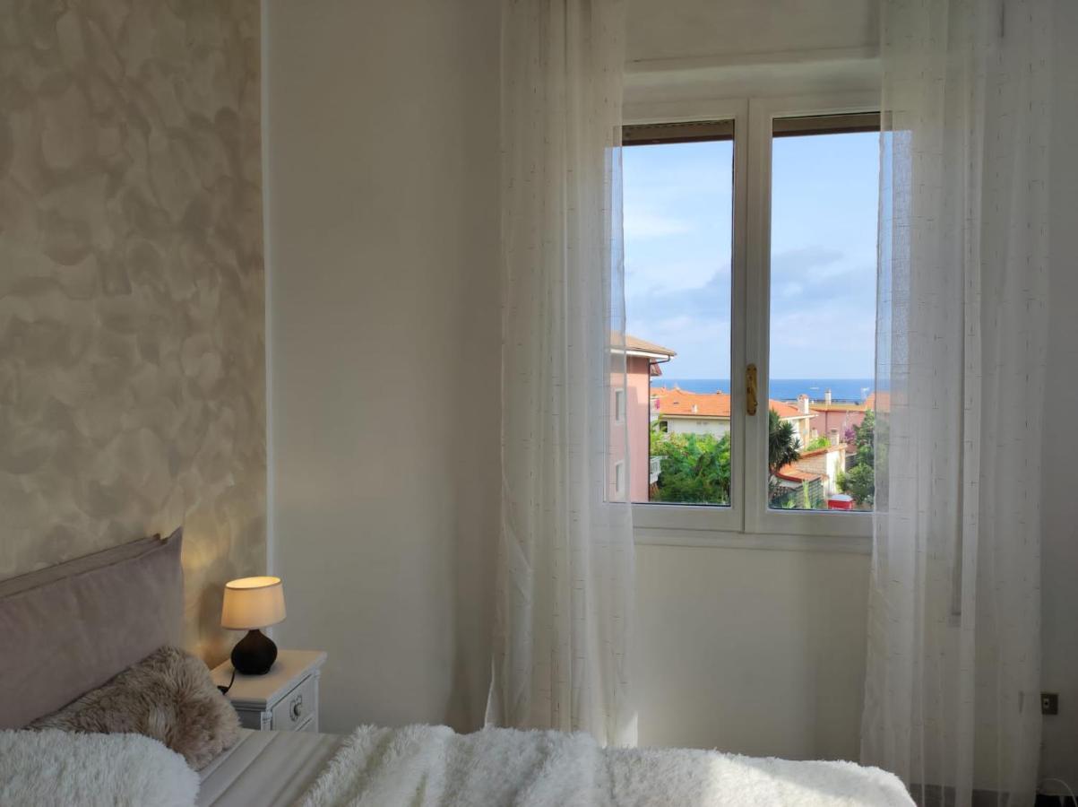 Appartamento Vicino Al Mare Con Parcheggio 里瓦利古雷 外观 照片