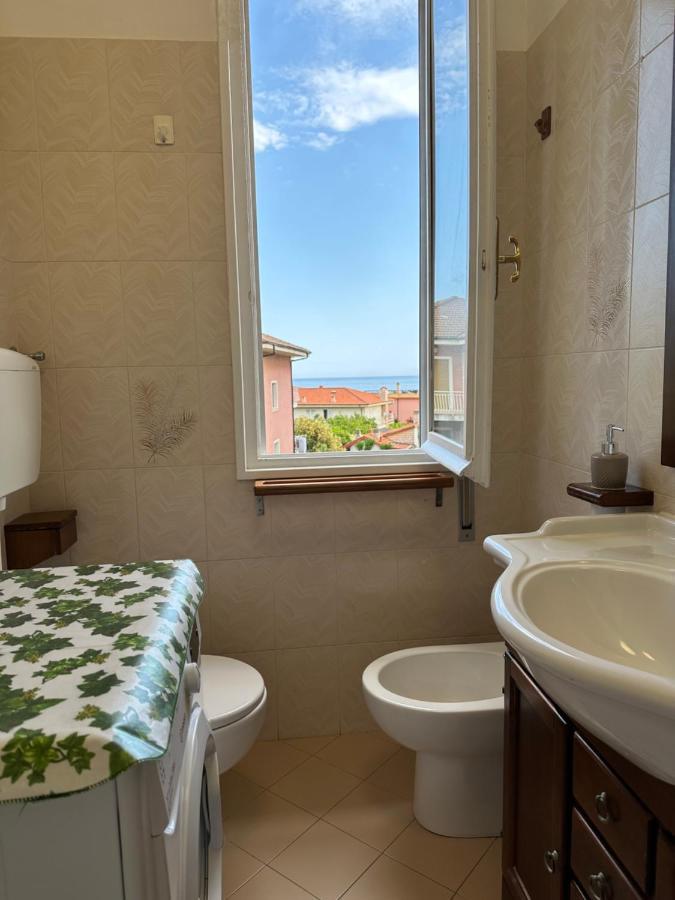 Appartamento Vicino Al Mare Con Parcheggio 里瓦利古雷 外观 照片